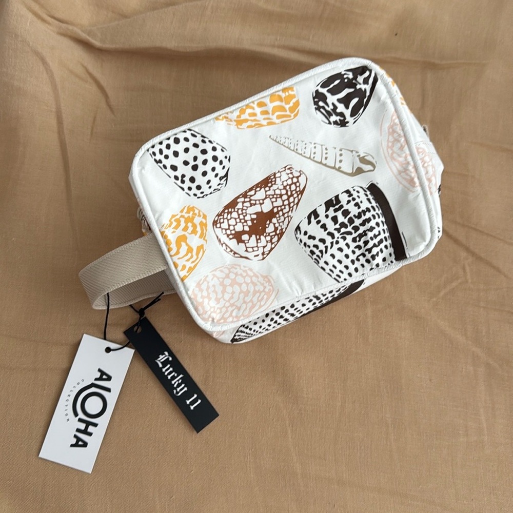 Aloha collection • LUCKY 11 SUPER SPECIAL LIMITED EDITION BEACHED SHELLS Git Kit